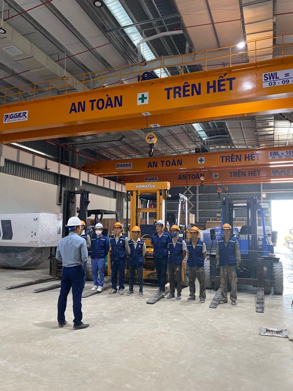 PHẨM CHẤT CỦA NGƯỜI THỢ LÁI THIẾT BỊ NÂNG HẠ