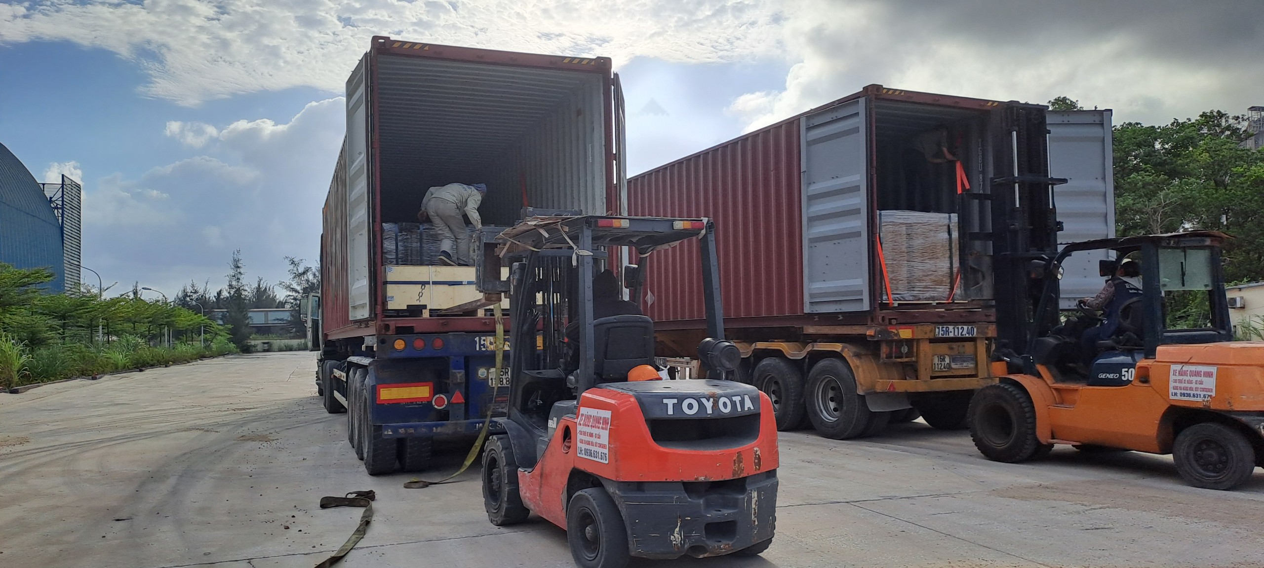 Dịch vụ nâng hạ hàng hóa tại Hoành Bồ